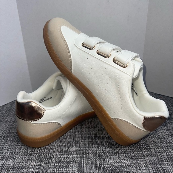 New! DV by Dolce Vita Quick Sneakers Shoes Strap Closure Off White Tan Gold 7.5 - Picture 1 of 7